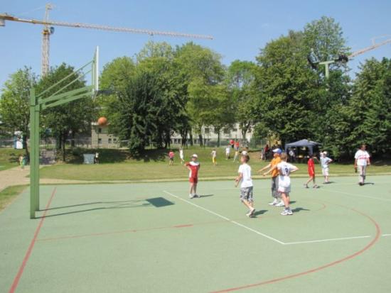 "Lato Otwartych Boisk - Sportowe Wakacje na Stadionie Śląskim"