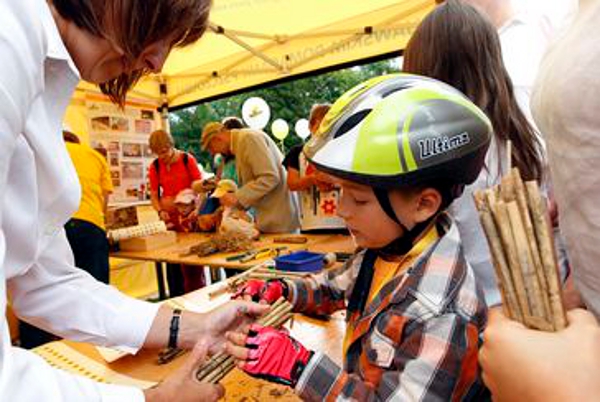 Lepiliśmy świece z wosku, robiliśmy domki dla dzikich pszczół