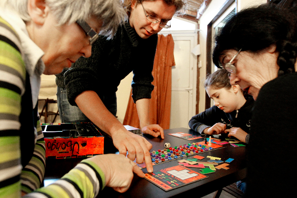 Kolejka z IPN, a "Duchy" z nagrodami