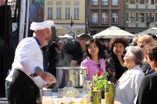 Nadciąga…. Świętomięs