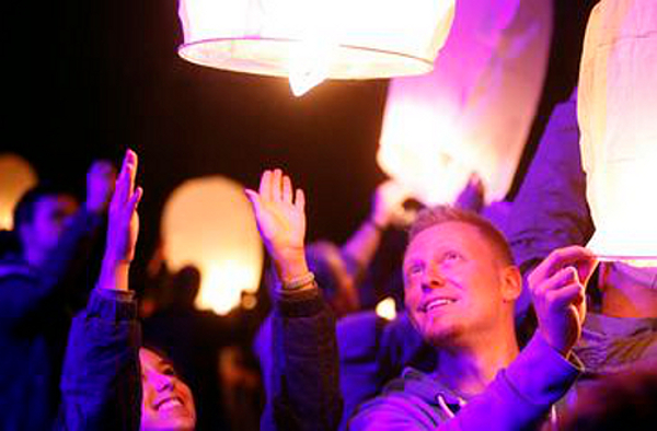 Tysiąc lampionów na zakończenie weekendu.