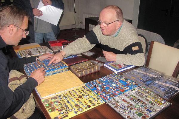 Znaczki, proporczyki, odznaki.... czyli giełda pamiątek sportowych