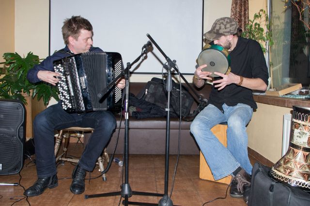 Rebel Garden ma już dwa lata. Parkowa klubokawiarnia rozwija skrzydła