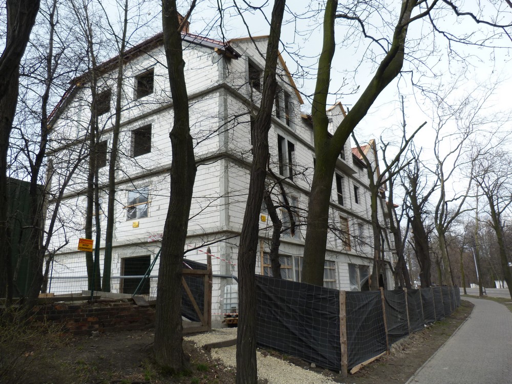 Zespół mieszkaniowy "Platany" 17