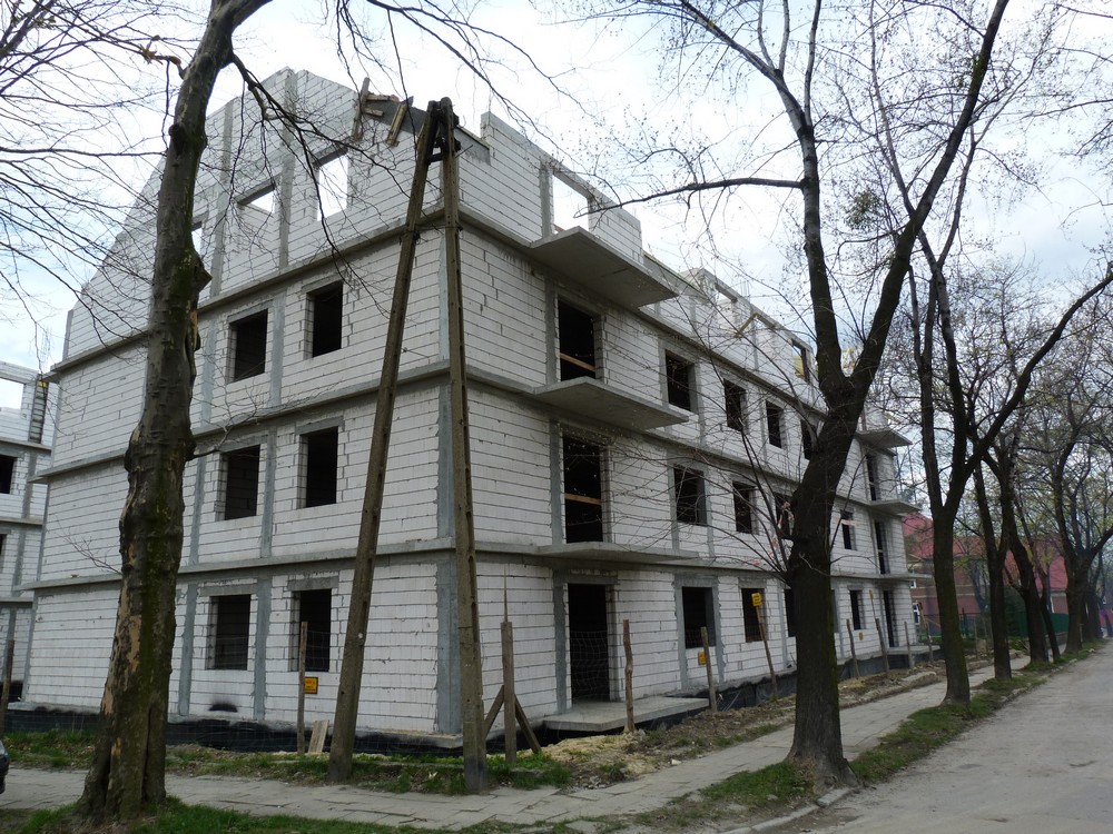 Zespół mieszkaniowy "Platany" 24