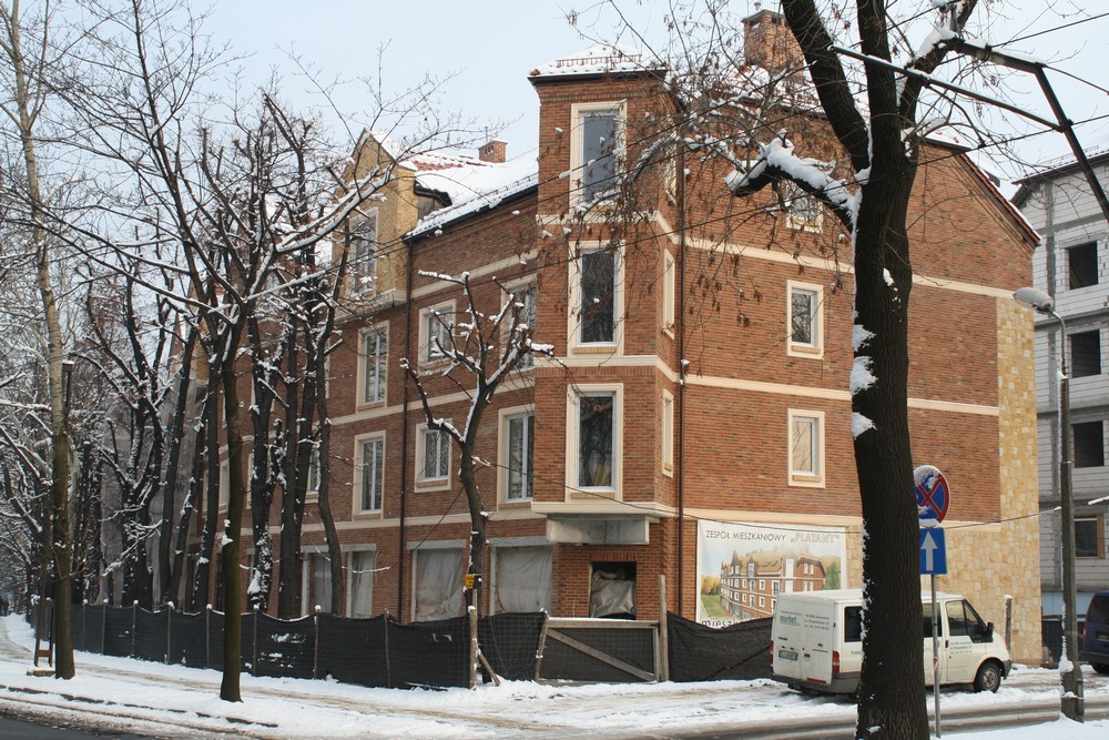 Zespół mieszkaniowy "Platany" 33