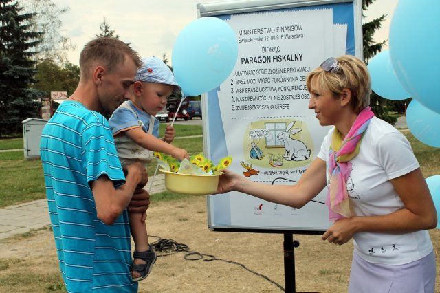 Pracownicy Urzędu Kontroli Skarbowej mówili o tym, dlaczego warto brać paragon