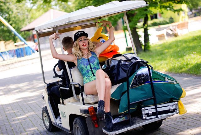 Agata Dziarmagowska kręciła teledysk w Śląskim Wesołym Miasteczku