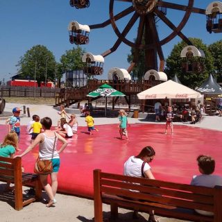 Twinpigs - Miasteczko westernowe