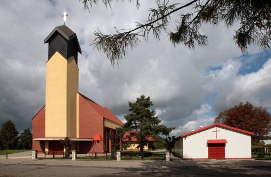 Chorzów Stary - Kościół pw. Matki Boskiej Nieustającej Pomocy i św. Rozalii