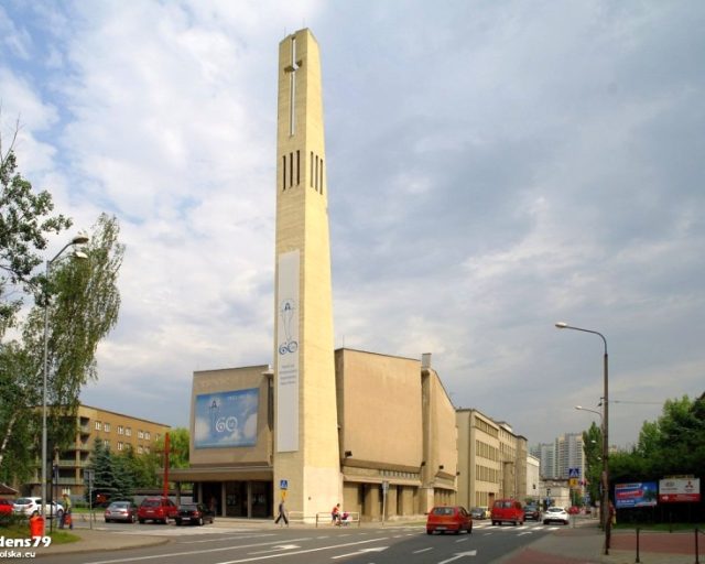 Paderewskiego - Kościół pw. Wniebowzięcia Najświętszej Maryi Panny