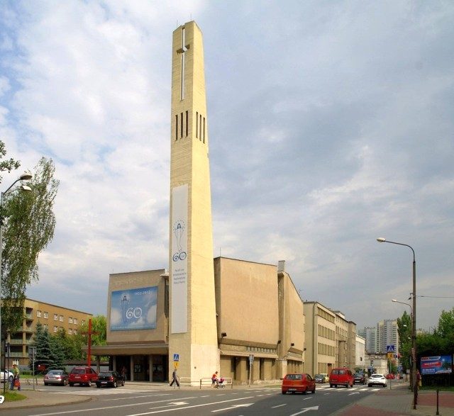 Paderewskiego - Kościół pw. Wniebowzięcia Najświętszej Maryi Panny