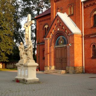 Dąb - Kościół pw. św. Jana i Pawła Męczenników