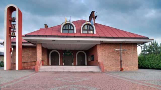 Zarzecze - Kościół pw. Matki Bożej Wspomożenia Wiernych