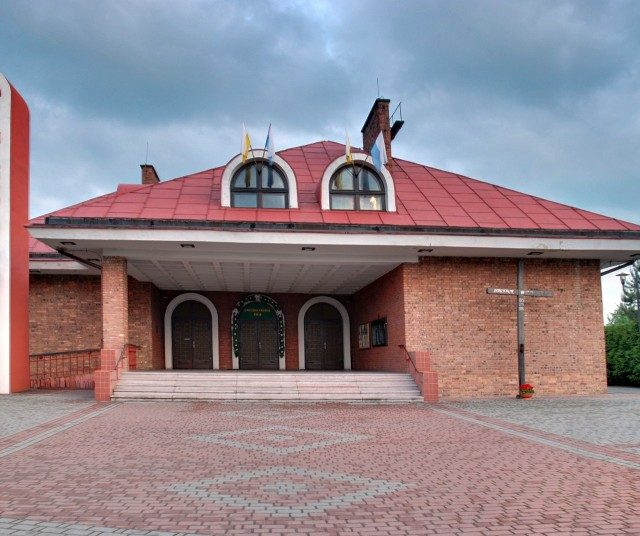 Zarzecze - Kościół pw. Matki Bożej Wspomożenia Wiernych