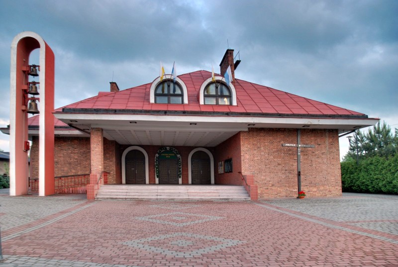 Zarzecze - Kościół pw. Matki Bożej Wspomożenia Wiernych