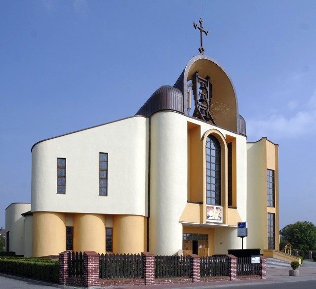 Kostuchna - Kościół pw. Trójcy Przenajświętszej