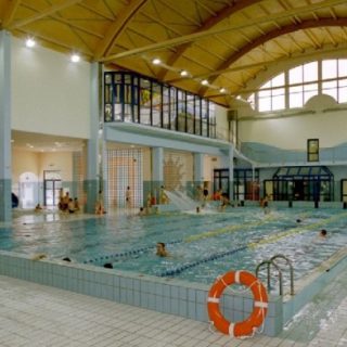 Kryta pływalnia Delfin