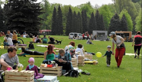 Śniadanie na trawie