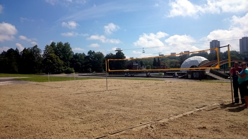 Kontenery Kultury teraz również w wersji sportowej. Z boiskami do siatkówki i badmintona