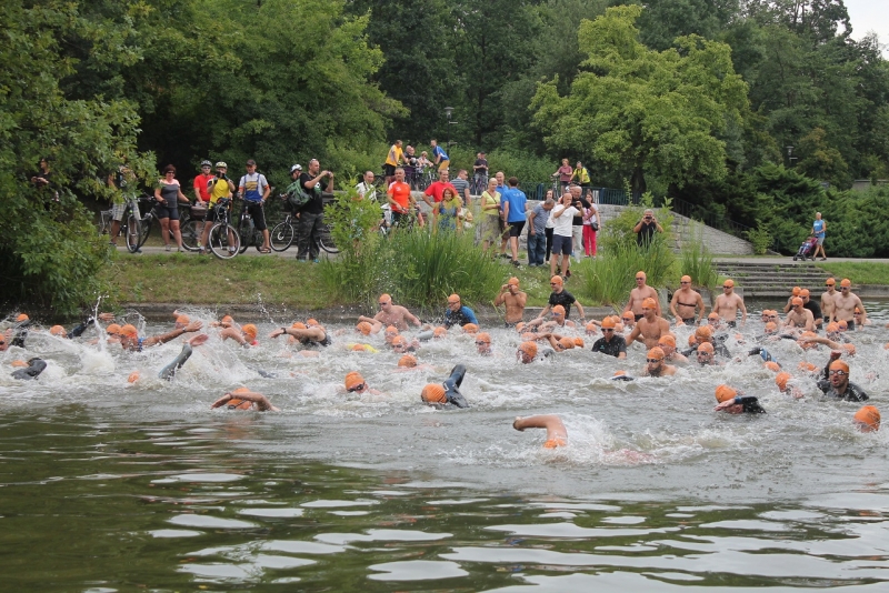 Triathlon po raz drugi zagości na parkowych alejach. Woda, rower i bieg