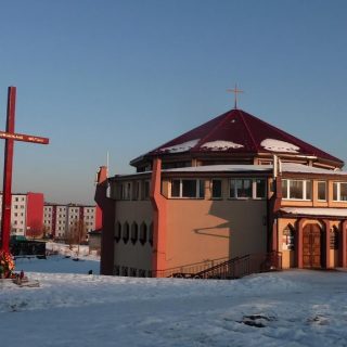 Klimontów - Kościół pw. Jezusa Chrystusa Najwyższego i Wiecznego Kapłana