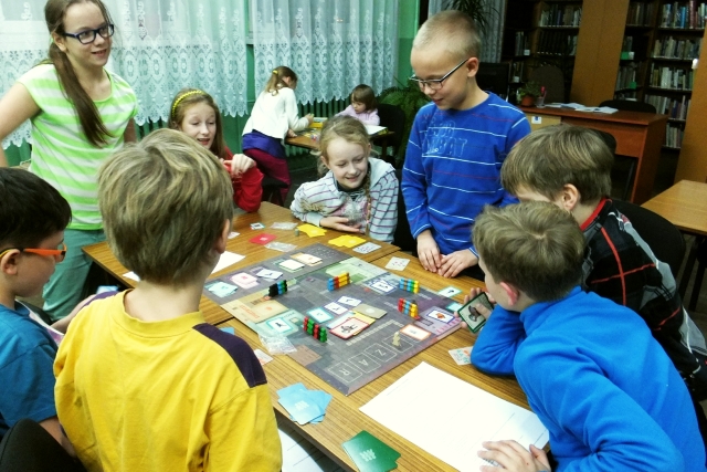 O grach planszowych w bibliotece – rozmowa z Tomaszem Wilczkiem