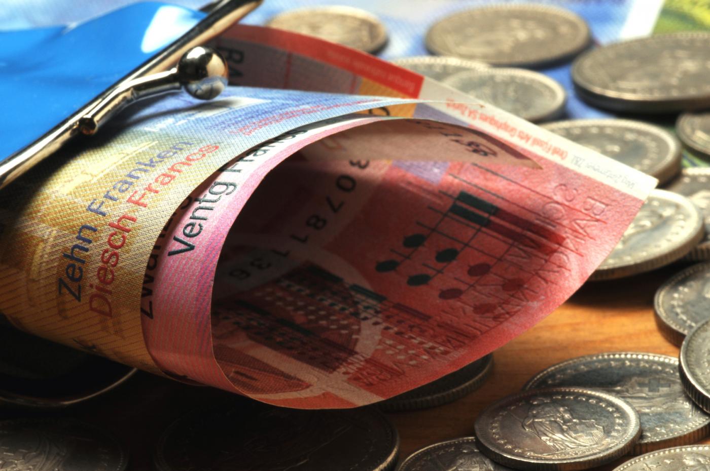 Oszczędź na kredycie walutowym kupując franki online