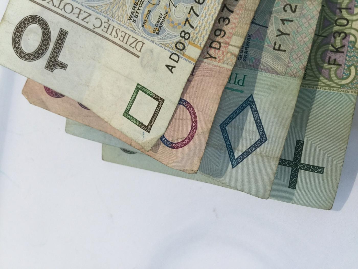 Czy opłaca się zmienić numer rachunku bankowego, prowadząc firmę?