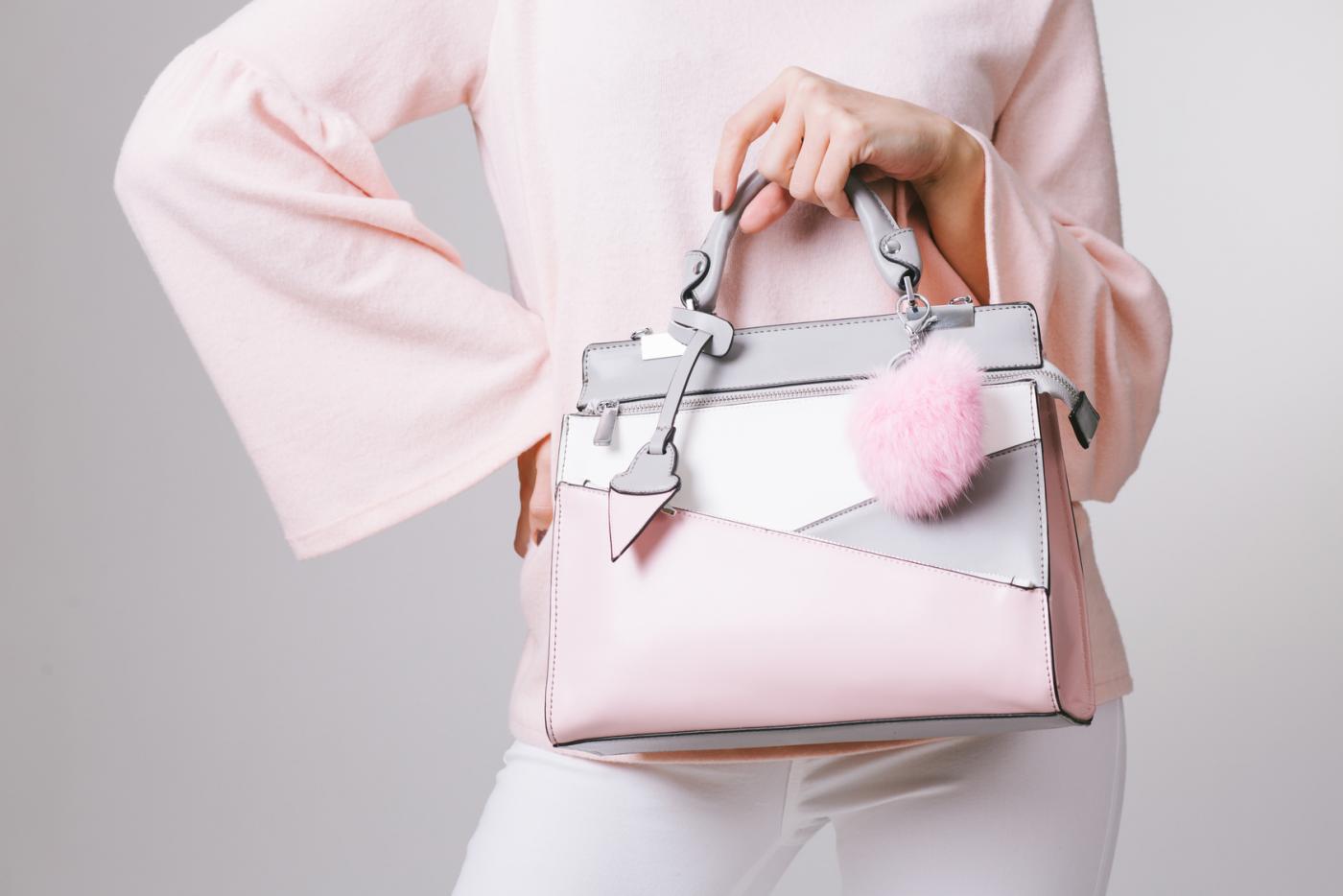 Ażury, pikowania i nowatorskie formy najmodniejszych w tym sezonie torebek