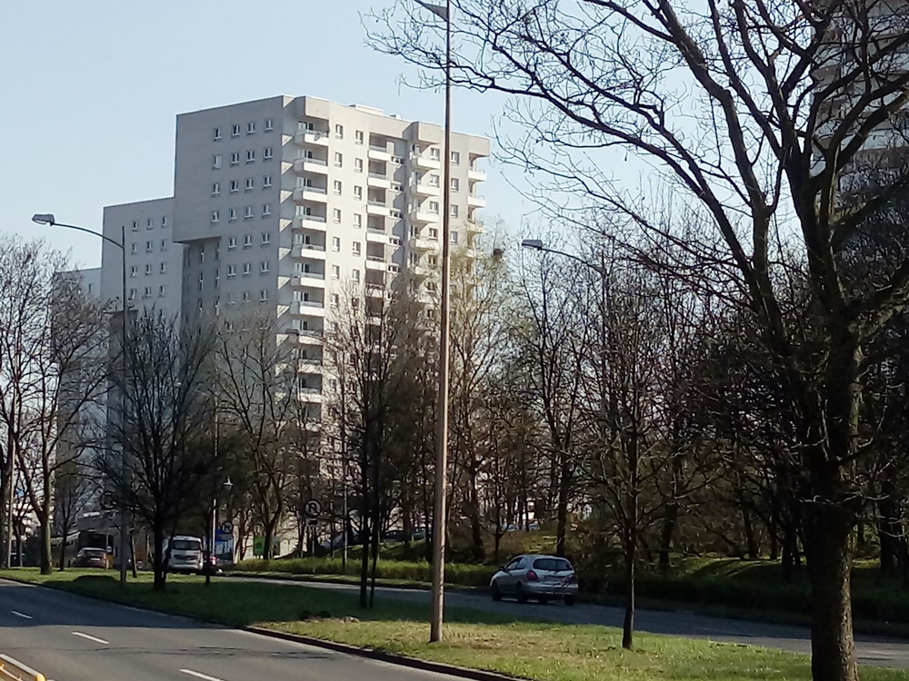 Kolejne bloki na Tauzenie