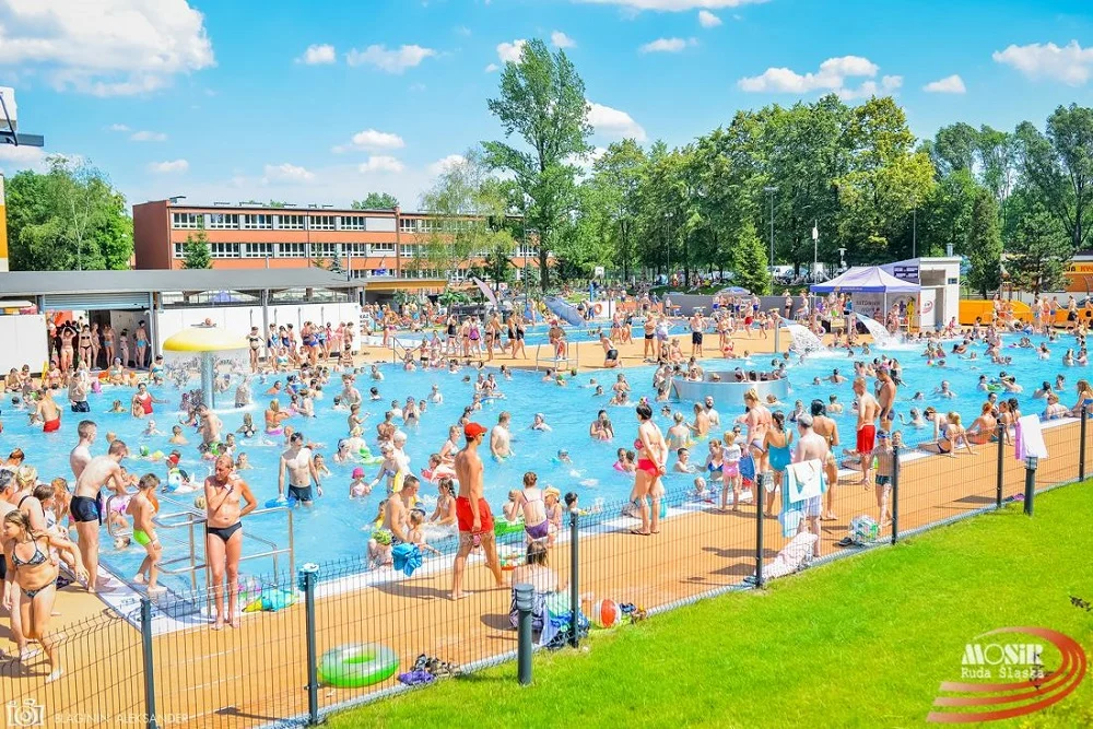 Baseny, kąpieliska - gdzie się schłodzić w upalne dni?