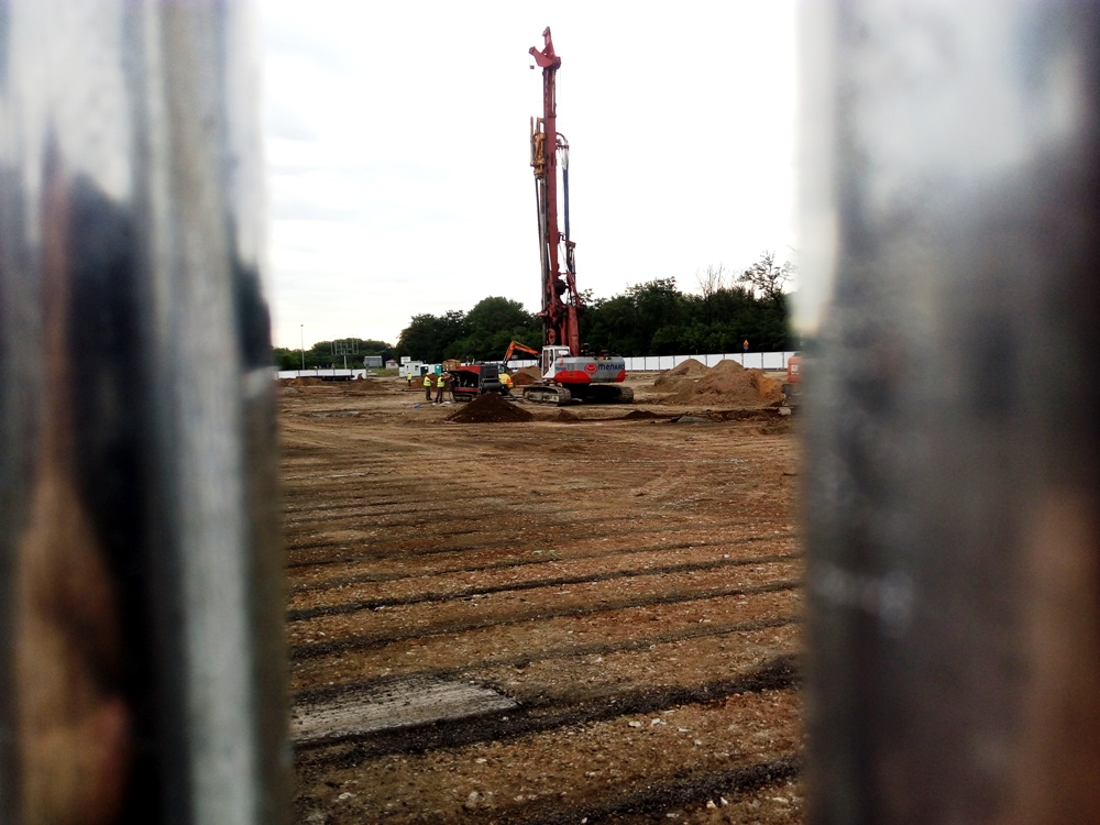 Przebudowa centrum handlowego w toku