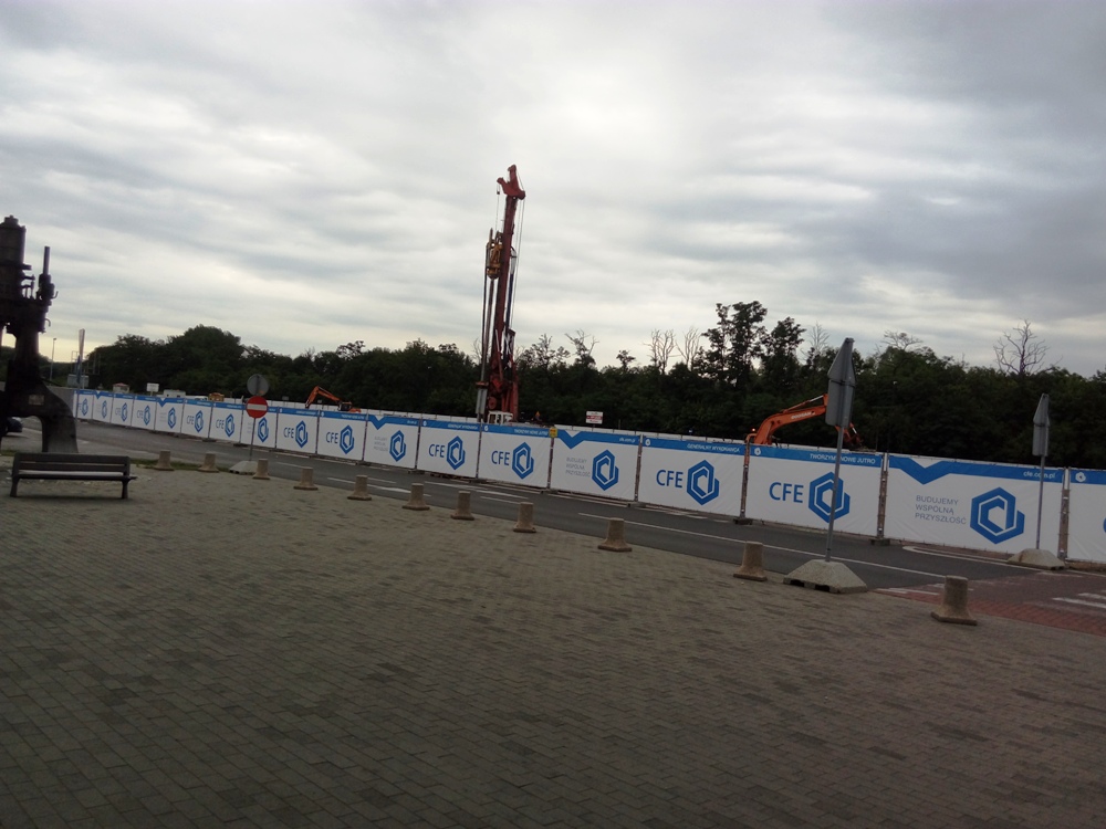 Przebudowa centrum handlowego w toku