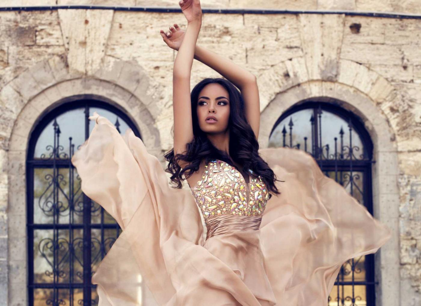 Sukienki na wesele dla świadkowej - wyglądaj jak prawdziwa gwiazda