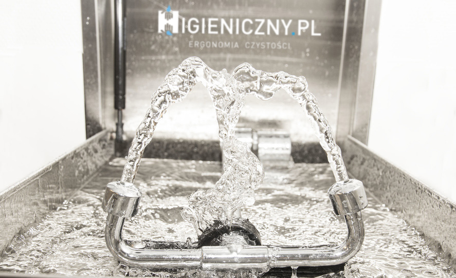 Oczomyjki jako istotny element ochrony zdrowia i życia pracownika