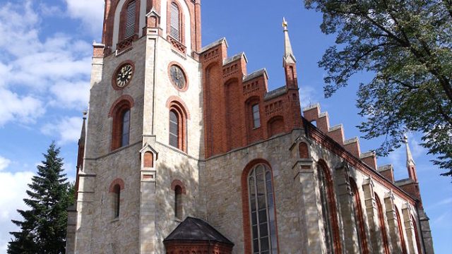 Woszczyce - Kościół pw. Świętych Apostołów Piotra i Pawła