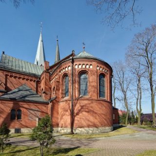 Dąbrówka Wielka - Kościół pw. Matki Boskiej Wspomożenia Wiernych