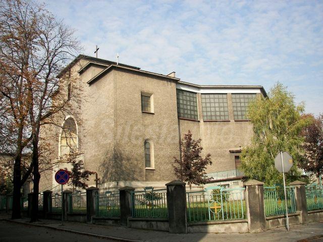 Szarlej - Kościół pw. Trójcy Przenajświętszej