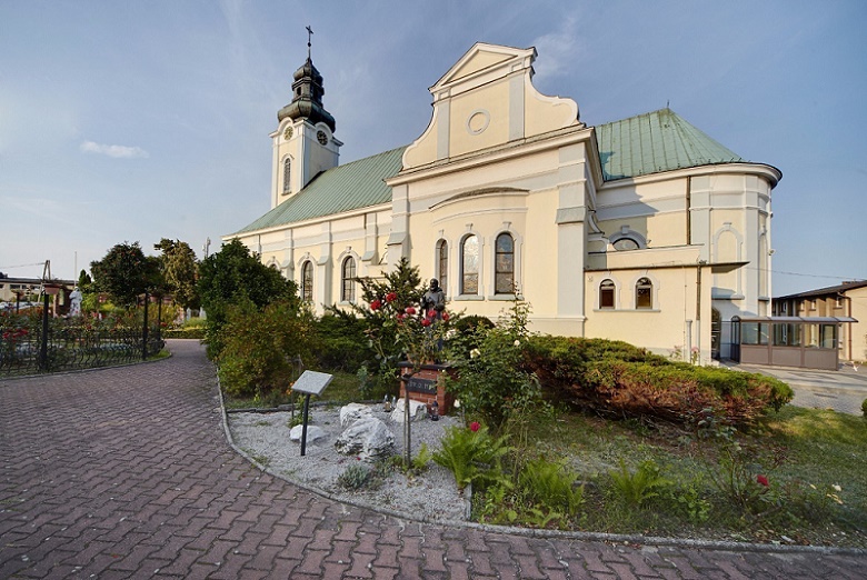 Chwałowice - Kościół pw. św. Teresy od Dzieciątka Jezus