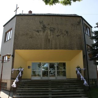 Bańgów  - Kościół pw. Nawiedzenia NMP