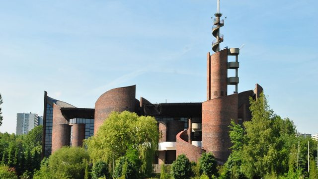 Tysiąclecie - Kościół pw. Podwyższenia Krzyża Świętego i Matki Bożej Uzdrowienia Chorych