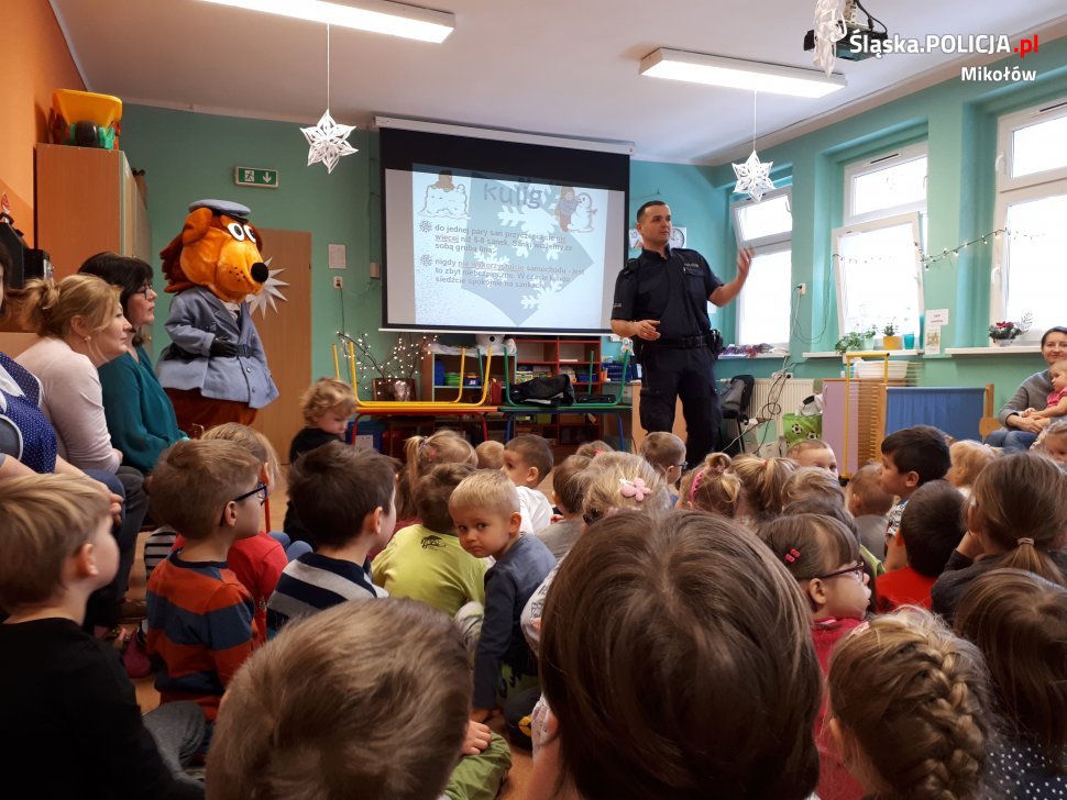 Dzielnicowi o bezpieczeństwie podczas ferii zimowych