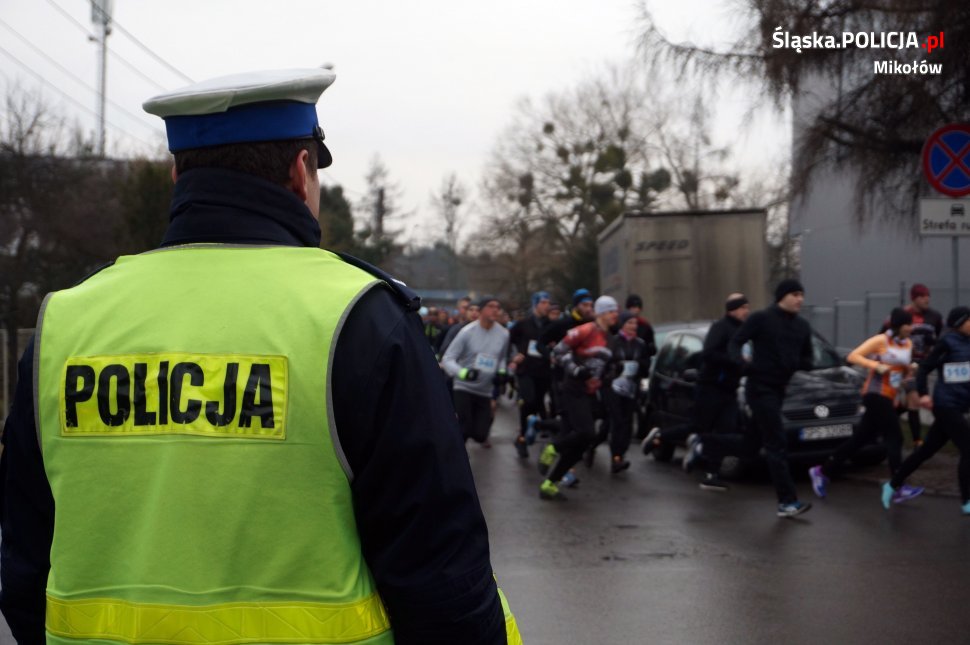 Policjanci zabezpieczyli bieg uliczny