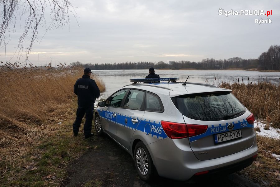 Rybniccy dzielnicowi kontrolują zbiorniki wodne