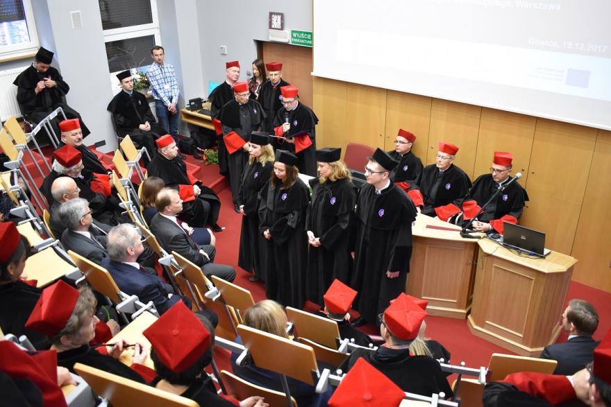 Dyplomy dla naukowców