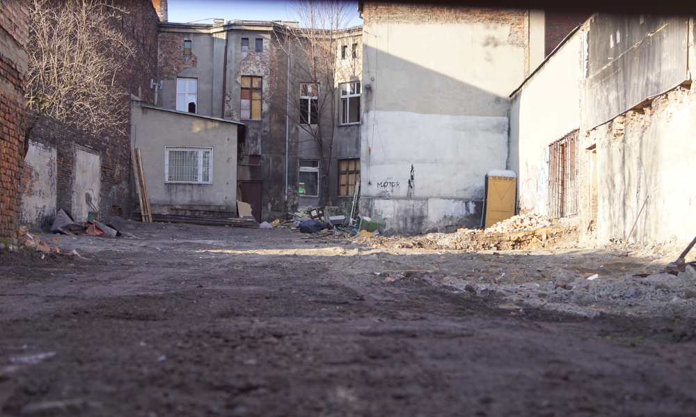 Początek rewitalizacji rynku, koniec Hadesu