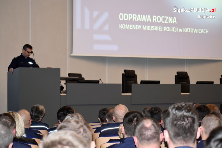 Odprawa roczna katowickich policjantów