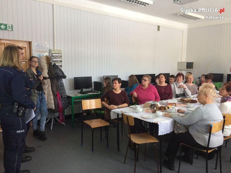 Policyjna akcja integrująca młodzież z seniorami