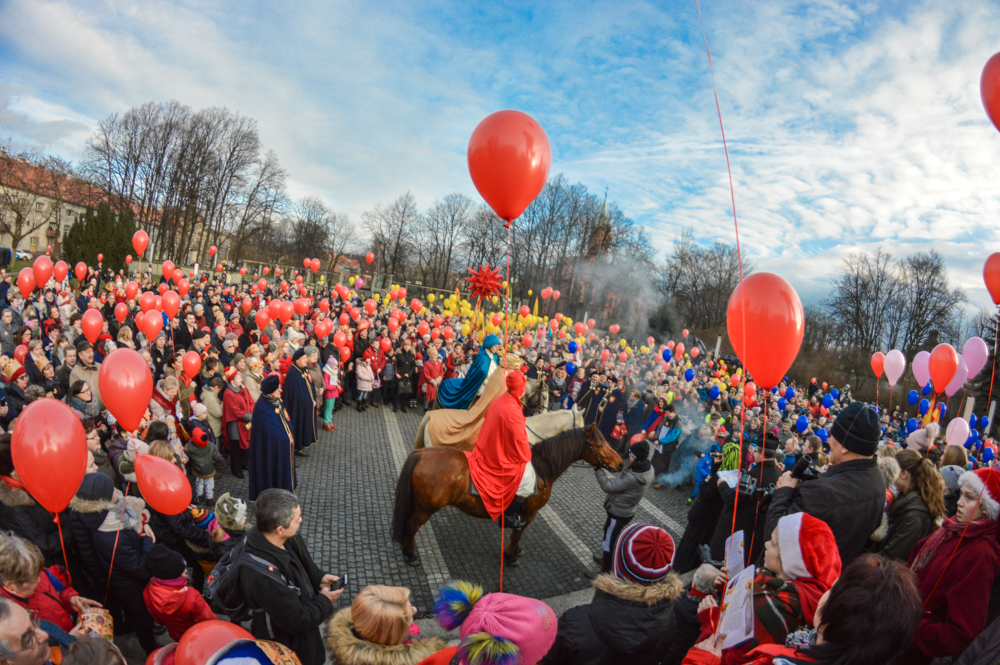 Mieszkańcy w Orszaku Trzech Króli